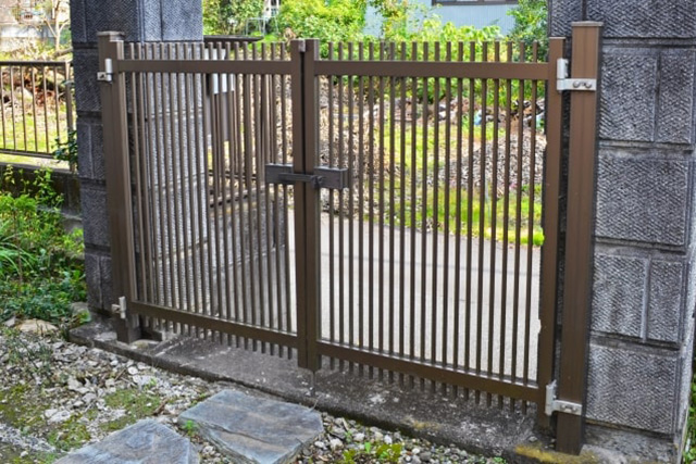 ドアクローザー修理