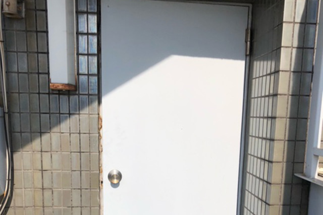 店舗やオフィスの鉄扉の開閉不良